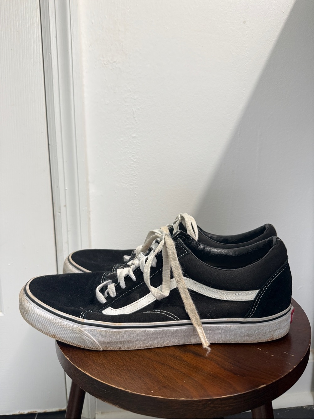 Vans Black Low-Top Sneakers with White Side Stripe/ mens 13